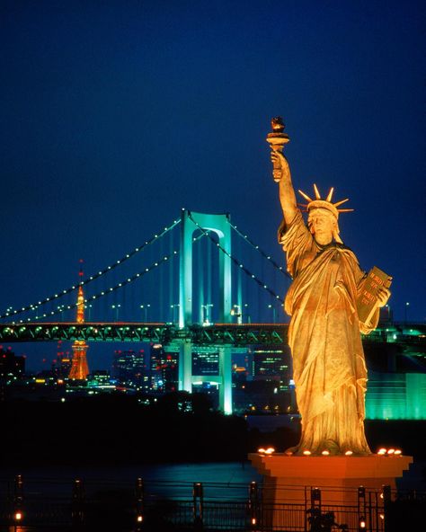 Michael Yamashita on Instagram: “A replica of Lady Liberty provides a bit of NYC in Odaiba, Tokyo. The statue overlooks the Rainbow Bridge and Tokyo Bay. #statueofliberty…” Odaiba Tokyo, Tokyo Japan Travel, Tokyo Bay, Tokyo Tower, Odaiba, Lady Liberty, Tower Bridge, Tokyo Japan, Japan Travel