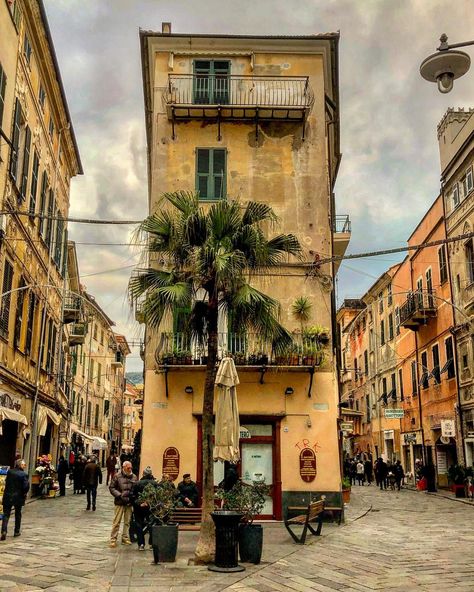 Finale Ligure, (SV), Liguria. #finaleligure #liguria #italia #italy #thehub_liguria #ig_liguria #travellingthroughtheworld #ig_italia… Finale Ligure, Ibn Battuta, Liguria Italy, Travel To Italy, Market Street, Beautiful Country, Italy Travel, Sicily, Animal Crossing