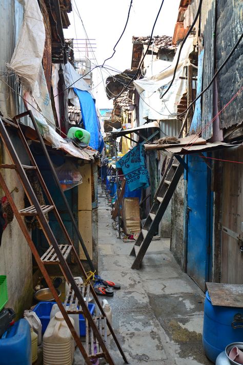 Mumbai Slums, Slum House, Dharavi Mumbai, Slum Village, Bottle Fairy Lights, Population Density, India Street, Mangrove Swamp, Scene Drawing