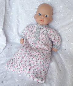 Linmary Knits, Doll Sleeping Bag Pattern, Knitting Patterns Baby, Sleeping Bag Pattern, Knit Baby Doll, Doll Sleeping Bag, Doll Sweater, Knitted Doll Patterns