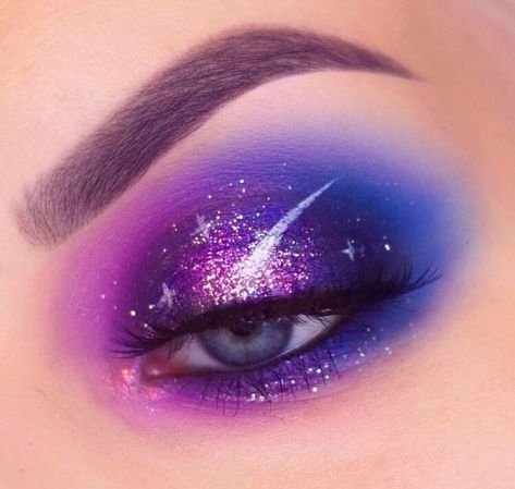 Galaxy Eye Makeup, Eye Mekup, Fantasy Make-up, Halloweenský Makeup, Makeup Cantik, Space Makeup, Make Up Designs, Galaxy Makeup, Drag Make-up