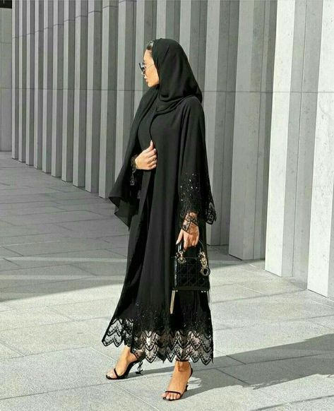 Black Abaya Designs Dubai Style, Abaya Fashion Black, Work Abaya, Dubai Abaya Fashion, Abaya Designs Dubai, Burkha Designs, Modest Fashion Muslim, Black Abaya Designs, Abaya Designs Latest