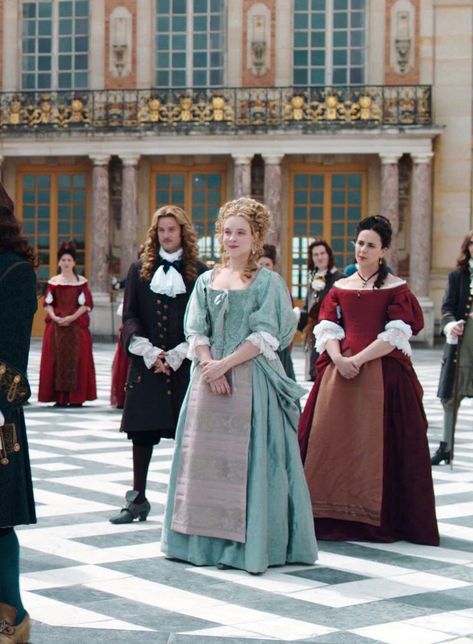 Duke Outfits, 1600s Dresses, 1600 Dresses, 1600 Dress, 1660s Fashion, Versailles Aesthetic, Colonial Fashion, Louis Xiv Versailles, Queens In History