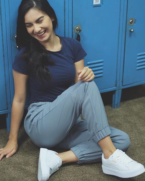 Irish Bella, Face Photography, Beautiful Smile Women, Beautiful Smile, Sport Girl, Pretty Woman, Kpop Girls, Mom Jeans, Capri Pants