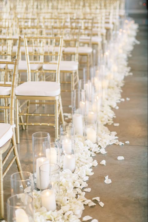 Candle Walkway, Winter Wonderland Wedding Ideas, Wedding Aisle Candles, Church Aisle Decorations, Aisle Candles, Wedding Walkway, Winter Wedding Venues, Wedding Ambiance, Ceremony Candles