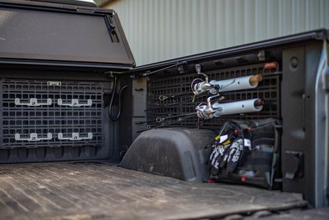 Truck Accessories Diy, Work Truck Organization, Truck Bed Organization, Truck Organization, Cool Truck Accessories, Truck Bed Storage, Custom Truck Beds, Fishing Rod Storage, Pickup Trucks Bed