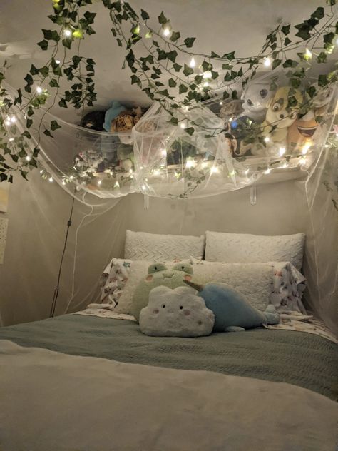 Cottage Core Themed Room, Cottage Core Bedroom Ideas Fairy, Fairy Cottage Core Bedroom, Clean Cottage Core Room, Cottage Core Bed Frame, Fairy Core Bedroom Aesthetic, Dorm Room Asthetics, Cottage Core Bedroom Aesthetic, Cottage Core Bed