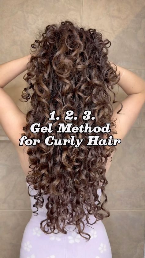 Lauren Piluso Leone | curls & hairstyles | 1 2 3 Gel Method for Curly Hair ft. @curlsmith_official AD This product layering technique helps increase curl definition, control frizz... | Instagram Curlsmith Hair Products, How To Get Naturally Curly Hair, How To Wash Curly Hair, How To Get Defined Curls, Curly Hair Techniques, Define Curly Hair, Healthy Milkshake, Styling Curly Hair, Best Curly Hair Products