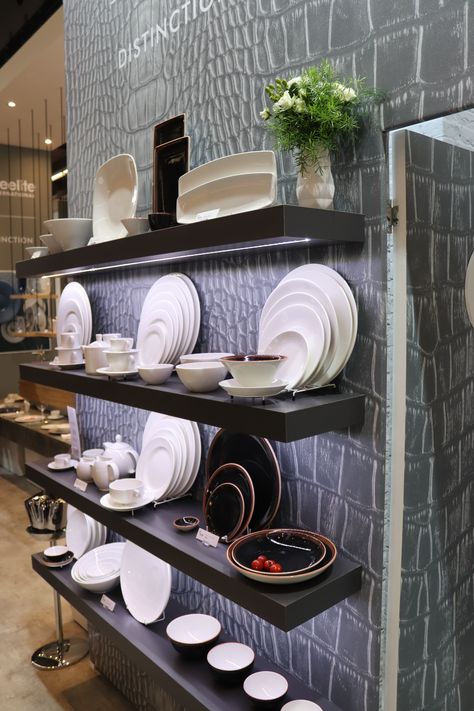 We were at the Ambiente show in Frankfurt February 2019! #catering #tableware #tabletop #porcelain #RobertGordon #newproductlove #event #tradeshow #photography #2019 #Ambiente #Ambiente2019 #Frankfurt Retail Dish Display, Crockery Display Ideas, Crockery Display, Porcelain Display, Tableware Display, Gift Shop Interiors, Gift Shop Displays, Furniture Store Design, Dish Display