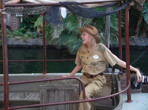 Jungle Cruise Skipper Jungle Cruise Outfit, Jungle Cruise Costume, Jungle Cruise Skipper Costume, Jungle Cruise Aesthetic, Disney Jungle Cruise Decor, Jungle Cruise Disney World, Jungle Cruise Boat, Didny Worl, Disney Jungle Cruise