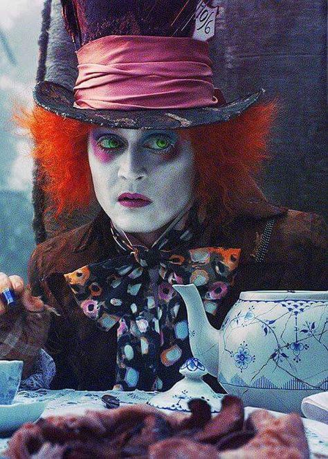 Şapkacı ❤🎩 Johnny Depp Mad Hatter, جوني ديب, Kaptan Jack Sparrow, Alice In Wonderland Aesthetic, Alice Liddell, Disney Live, Tim Burton Films, Tim Burton Movie, Alice Madness