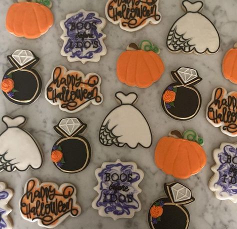 Cookies By Jules on Instagram: "Halloween bachelorette parties >>>regular bachelorette parties 🎃🕸💜 • • • • • • • • • #cookies #sugarcookies #sugarcookiesofinstagram #cookiesofinstagram #royalicingcookies #royalicing #halloween #halloweencookies #halloweenbridalshower #bridalshower #pumpkincookies #weddingcookies #annclarkcookies #annclarkcookiecutters #killerzebras #killerzebracookiecutters #customcookies" Bachelorette Party Cookies, Halloween Bridal Showers, Bachelorette Cookies, Engagement Cookies, Bridal Cookies, Bridal Shower Cookies, Wedding Cookies, Pumpkin Cookies, Halloween Theme