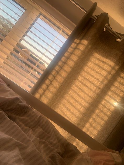 sun, sunrise, morning, aesthetics Morning Aethestic, Wakeup Early Aesthetic, Early Morning Person Aesthetic, Tiffany Core, Wakeup Early, Sunrise From Bedroom, Waking Up Sunrise Aesthetic, Pretty Morning, Early Morning Aesthetic Sunrise