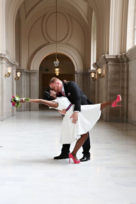 You'll Forget All About Fancy Weddings When You See This Couple's City Hall Nuptials Spa Bridal Shower, Couples City, Courthouse Wedding Photos, Courthouse Wedding Dress, Wedding Reception Planning, Wedding Court, City Hall Wedding, Fancy Wedding, Courthouse Wedding