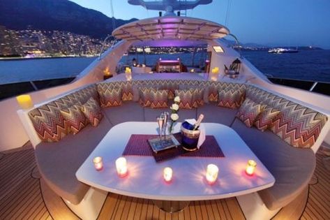 one day!! Boat Dinner, Yacht Luxury, Luxury Lifestyle Girly, Dinner For 2, Private Boat, Yacht Party, Bmw X7, Yacht Interior, Yacht Life