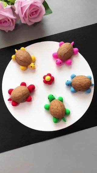 Clay Turtles, Walnut Shell Crafts, Turtle Crafts, Shell Crafts Diy, Easy Arts And Crafts, Animal Crafts For Kids, Walnut Shell, Diy Paper Crafts Decoration, Diy Crafts For Kids Easy