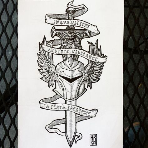 Na vitória na guerra  Em paz, vigilância Na morte, no sacrifício Dragon Age Drawing, Dragon Age Symbols, Dragon Age Origins Tattoo, Chivalry Tattoo, Dragon Age Tattoo Ideas, Dragon Age Tattoo, Dnd Tattoo Ideas, Medieval Tattoo Ideas, Dragon Age Grey Warden