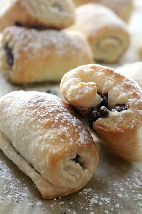 What's better than a Chocolate-Filled Pastry to start the day? The buttery, flaky, pastry dough is filled with rich bittersweet chocolate and then rolled into a crescent and baked to perfection. Good things don’t have to be complicated. This Pain au Chocolat is proof. Phyllo Dough Recipes, Chocolate Croissant, Phyllo Dough, Flaky Pastry, Puff Pastry Recipes, Chocolate Filling, Semi Sweet Chocolate Chips, Chocolate Muffins, Bittersweet Chocolate