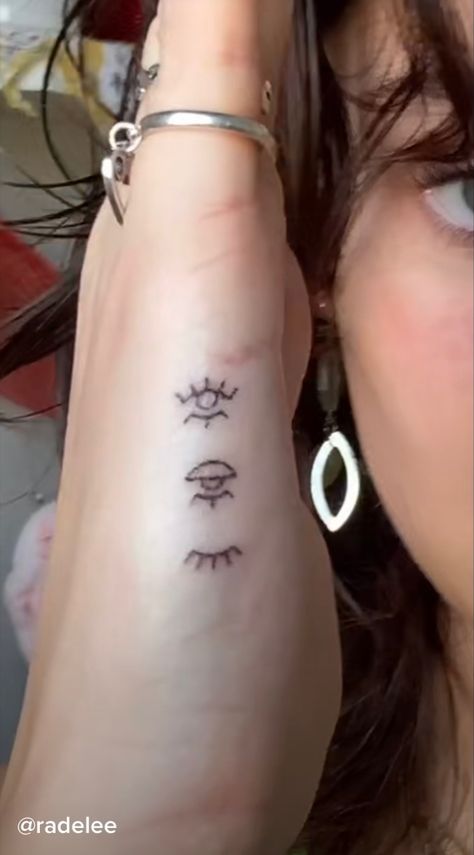 Women Tiny Tattoo, Tiny Tattoo Ideas For Women, Tattoo Ideas Tiny, Tiny Tattoo Placement, Tiny Tattoos With Meaning, Stick Poke Tattoo, Tiny Tattoos For Women, Stick N Poke, Inspiration Tattoo