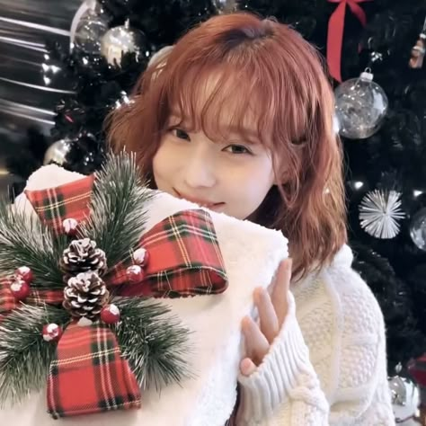 aespa winter icon Winter Aespa Christmas Icon, Aespa Winter Christmas, Aespa Christmas Icon, Winter Aespa Christmas, Christmas Kpop Icon, Kpop Xmas, Aespa Christmas, Christmas Pfp Aesthetic, Christmas Kpop