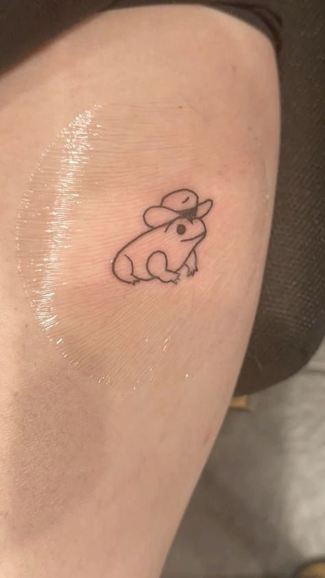 Cute Matching Frog Tattoos, Frog Patchwork Tattoo, Fineline Frog Tattoo, Minimal Frog Tattoo, Bunny Tattoo For Men, Goofy Small Tattoos, Cute Tattoos Cartoon, Aesthetic Frog Tattoo, Tiny Toad Tattoo