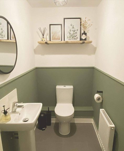 Toilet Paint Color Ideas, Wc Cloakroom Ideas, Two Tone Toilet Room, Bathroom Decor Panelling, Green And White Toilet Room, En Suite Bathroom Decor, Two Tone Downstairs Toilet, Sage Green Downstairs Toilet Ideas, Colourful Small Toilet Room