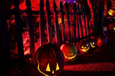 PUMPKINROT.COM: What's Brewing: Spooky Franklin Halloween 2018 Halloween Timeline, Lantern Art, Samhain Halloween, Cover Pics For Facebook, Fb Cover Photos, Horror Nights, Halloween Horror Nights, Pumpkin Lights, Facebook Timeline Covers