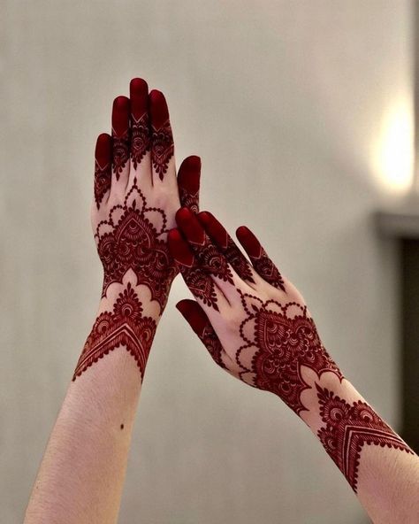 Henna Merah Pengantin, Henna Wedding Maroon, Hena Pengantin, Bridesmaid Mehendi, Henna Nikah, Henna Pengantin, Inai Pengantin, Lace Wallpaper, Henna Wedding