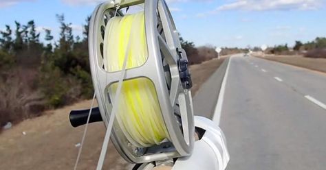 If your vehicle’s roof is equipped with crossbars, you can outfit it with a holder made of common PVC tube. This system will allow you to safely transport your rod fully assembled so you can you can start fishing right when you get to the water. Pvc Fishing Rod Holder, Fly Rod Holder, Essential Knots, Foam Pipe Insulation, Fishing Rod Carrier, Fishing Pole Storage, Home Craft Projects, Fishing Rod Storage, Pipe Insulation