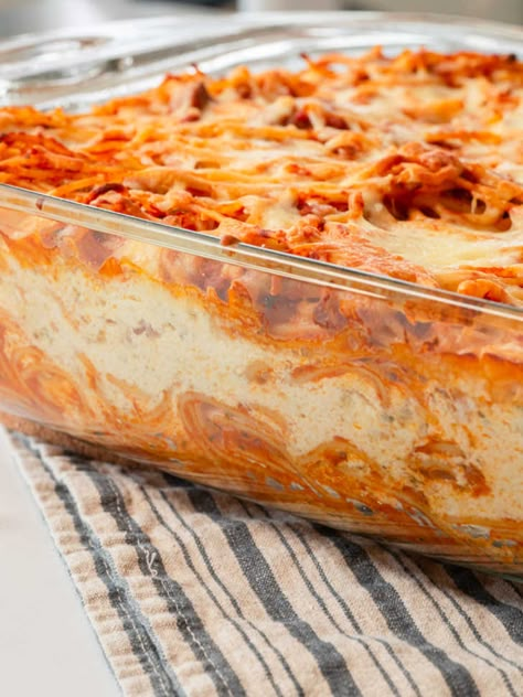 Spaghetti Lasagna Bake Easy, Spaghetti Lasagna Bake, Sauce For Lasagna, Million Dollar Pie, Recipe For Spaghetti, Spaghetti Lasagna, Athens Food, Baked Spaghetti Casserole, Baked Spaghetti Recipe