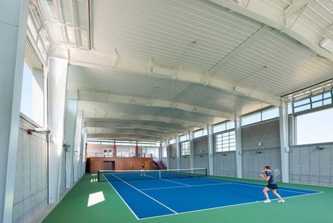 Covered Tennis Court complex by Austin+Mergold - Dwell Tennis Court Design, Indoor Tennis, Sport Center, Badminton Court, Sport Court, Inspirational Photos, Prefab Homes, Modern Homes, Bed Room