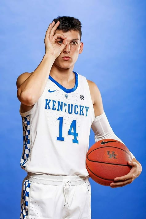 Basketball Pose, Basketball Media Day, Basketball Team Pictures, Basketball Photoshoot, Basketball Poses, Basketball Pictures Poses, Media Day Poses, Tyler Herro, Kentucky Sports