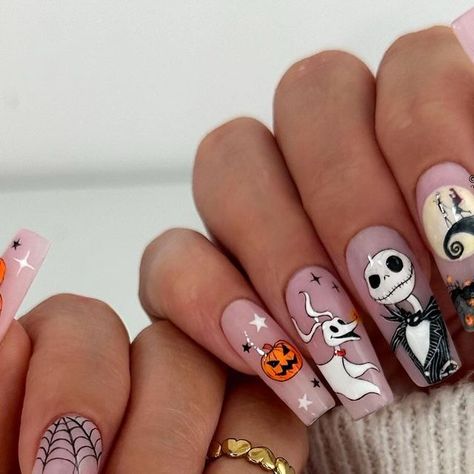 Stacey on Instagram: "Jack & Sally 🖤 rings from @bohomoon code staceymachin10" Jake Skellington Nails, Jack Skellington And Sally Nails, Sally Halloween Nails, Jack Nails Halloween, Jack The Skeleton Nails, Halloween Nails Jack Skellington, Uñas Halloween Jack, Nightmare Before Christmas Halloween Diy, Uñas Jack Skellington