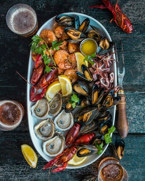 Dennis The Prescott Seafood Platter, Food Trays, Food Platters, Food Presentation, Seafood Dishes, Finger Food, Happy Weekend, Food For Thought, Bon Appetit