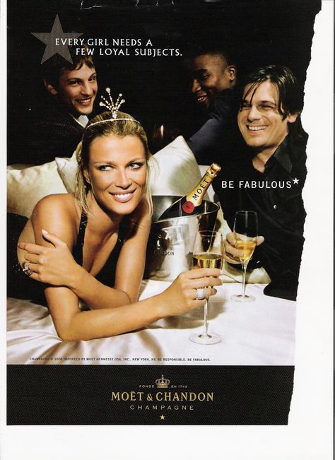 charming Moet & Chandon Champagne Bubbles, Drink Me, Glam Rock, Every Girl, Flyer Design, Headpiece, Champagne, Bubbles, Wine