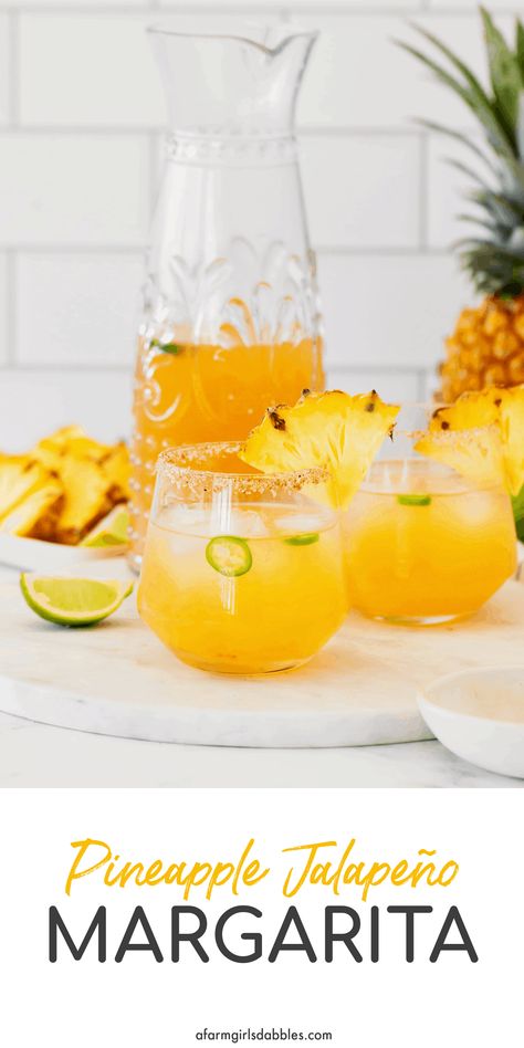 This Pineapple Jalapeño Margarita is a delicious combination of sweet, tart, and heat with the addition of pineapple juice and spicy jalapeno. A riff on a classic, this gorgeous golden cocktail is one that margarita lovers will adore! Baked Fish In Foil, Fish In Foil Packets, Golden Cocktail, Mezcal Margarita, Booze Drink, Pineapple Margarita, Jalapeno Margarita, Strong Drinks, Flavored Salts