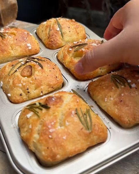 Individual Mini Focaccias 🍞🍅 | sauce | Don't forget to make a dipping sauce 🍞🍅 | By FOODbible Mini Focaccia Sandwiches, Foccacia Bread Gift, Individual Focaccia Bread, Mini Foccacia Bread Recipes, Focaccia Packaging, Mini Focaccia Bread, Mini Foccacia, Sourdough Appetizers, Mini Focaccia