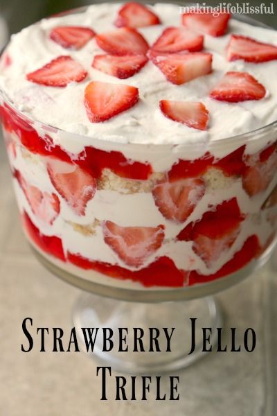 Yummy Strawberry Jell-o Dessert recipe! How to make Jello Trifle dessert in jiffy. So easy and so refreshing! Jello Trifle, Triffle Recipe, Strawberry Jello Dessert, Dessert Trifle, Strawberry Gelatin, Trifle Bowl Recipes, Punch Bowl Cake, Trifle Dessert Recipes, Strawberry Trifle