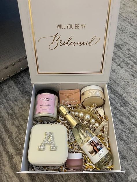 Bridesmaid Proposal Diy, Bridal Boxes, Dream Wedding Decorations, Asking Bridesmaids, Bridesmaid Boxes, Personalized Jewelry Box, Wedding Travel, Bridemaids Gifts, Groomsmen Proposal