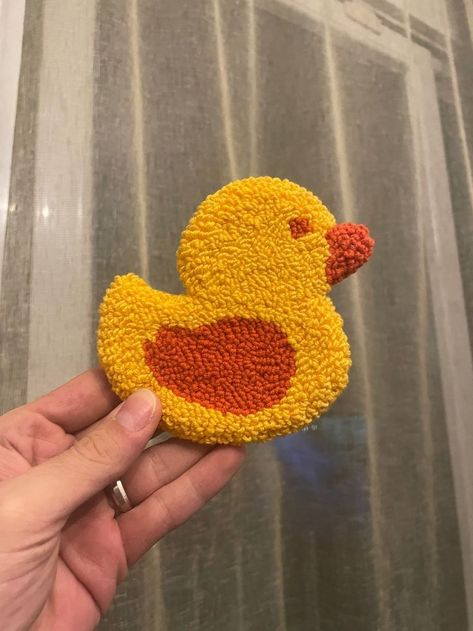 Punch Needle Coaster Ideas, Punch Needle Disney, Punch Needle Ideas Free Pattern, Punch Needle Rugs Ideas, Punch Needle Art Ideas, Punch Needle Ideas Projects, Duck Coaster, Punchneedle Ideas, Punch Needle Ideas