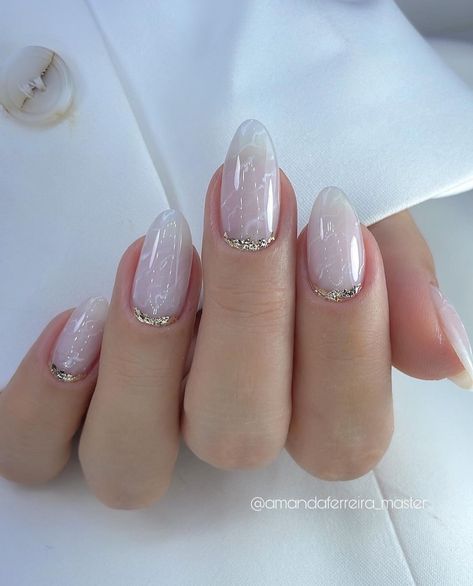 16 White Nails for a Classy and Elegant Manicure Bachelorette Nails The Bride, Elegant Nail Ideas, Bachelorette Nails, Wedding Day Nails, Engagement Nails, Elegant Nail, Simple Gel Nails, Nail Art Designs Diy, Pearl Nails