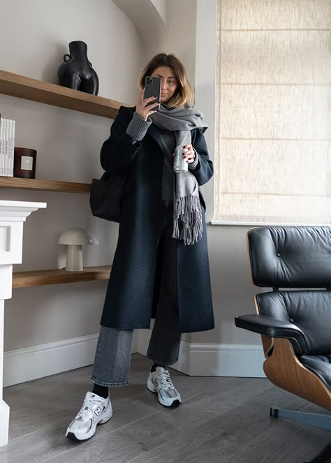 New Balance 530 Outfit, Emma Hill, Pijamas Women, Chique Outfit, New Balance Style, New Balance Outfit, Winter Outfit Inspiration, Mode Casual, Outfit Trends