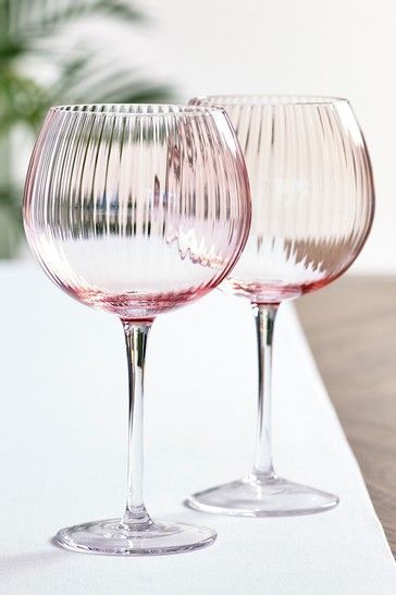 Types Of Wine Glasses, Fancy Glassware, Fancy Glasses, Gin Glasses, Flute Glasses, Champagne Flute Glasses, Types Of Wine, Pink Vibes, Cute Home Decor