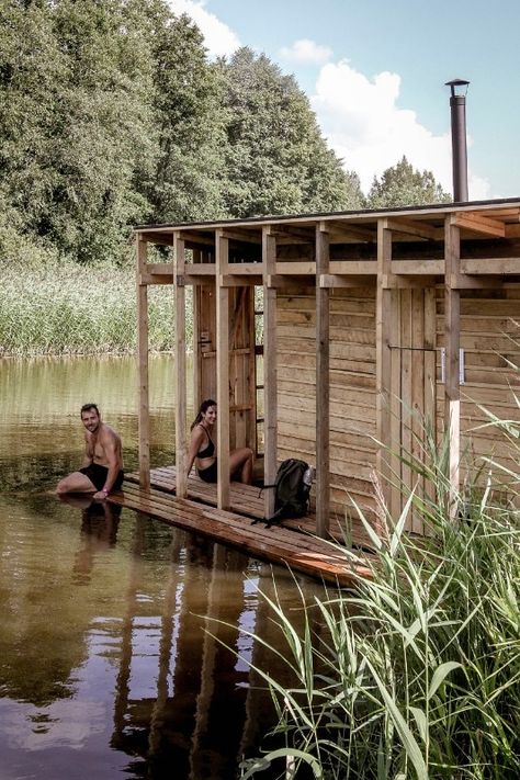 Estonia. A floating sauna built during a student workshop in the wilderness Small Houseboats, Wooden Sauna, Natural Swimming Ponds, Lake Dock, Sauna Design, Outdoor Sauna, Cabin Lodge, Floating House, Lake Cabins