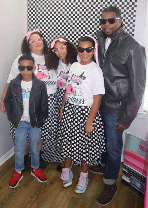 50’s theme birthday party for preteen and teens 50s Theme Parties, 50s Party, Theme Birthday Party, Theme Birthday, Grease, Birthday Party Themes, Party Themes, 50 %, Birthday Party