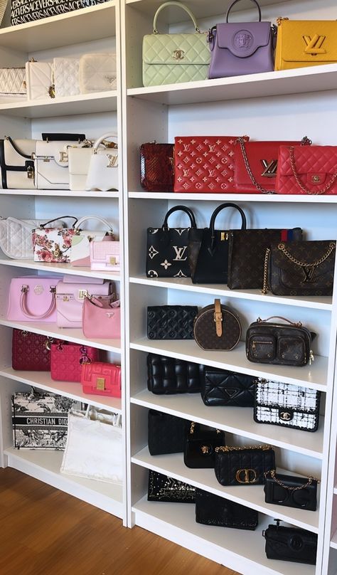 Spare Room Walk In Closet, Old Money House, Handbag Display, Bag Closet, Dream Closet Design, Tv Unit Interior Design, Beautiful Closets, Tiny Bedrooms, Luxury Closets Design