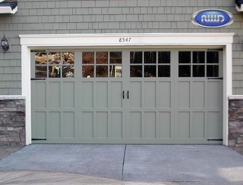 Infinity Classic - Aluminum Garage Door - Carriage Design; I206S- Single ones x 3 and white Garage Door Trim Ideas, Interior Column Design, One Story Cabin, Composite Garage Doors, Exterior Garage Door, Garage Door Trim, Aluminium Garage Doors, Garage Door Colors, Metal Garage Doors