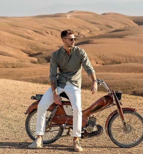 Instagram post by MEN LIFESTYLE | TRAVEL • Oct 30, 2020 at 1:37am UTC Desert Outfit Men, Rafael Lazzini, Desert Outfit, Model Site, Safari Outfit, Safari Outfits, Proper Cloth, Seersucker Shirt, Mens Summer Outfits