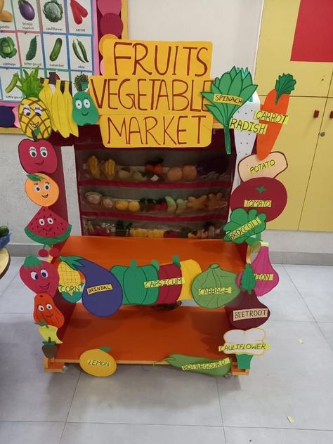 Display of fruits and vegetables Market Theme Preschool, Fruits And Vegetables Decoration Ideas, Kindergarten Fruits And Vegetables, Fruits And Vegetables Crafts Preschool, Vegetable Projects For Kids, Fruit And Vegetables Craft, Vegetables Craft Preschool, Vegetables Activity For Preschool, Vegetable Art Preschool