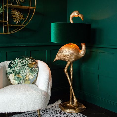 Trending Home Decor, Green Living Room, Home Decor Fall, Quirky Home Decor, Black Floor Lamp, Estilo Art Deco, Home Decor Art, Leaf Table, Decor Fall